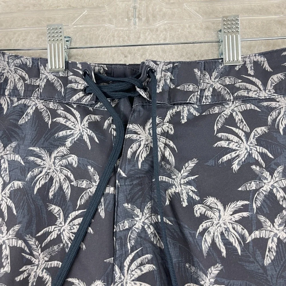 Travis‎ Mathew Sand Bar Board Shorts Mens Size 32 Blue Palm Trees Swimwear Beach